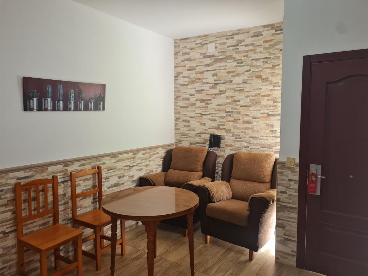 Hotel Balneario Fuentes Del Trampal Carmonita ภายนอก รูปภาพ