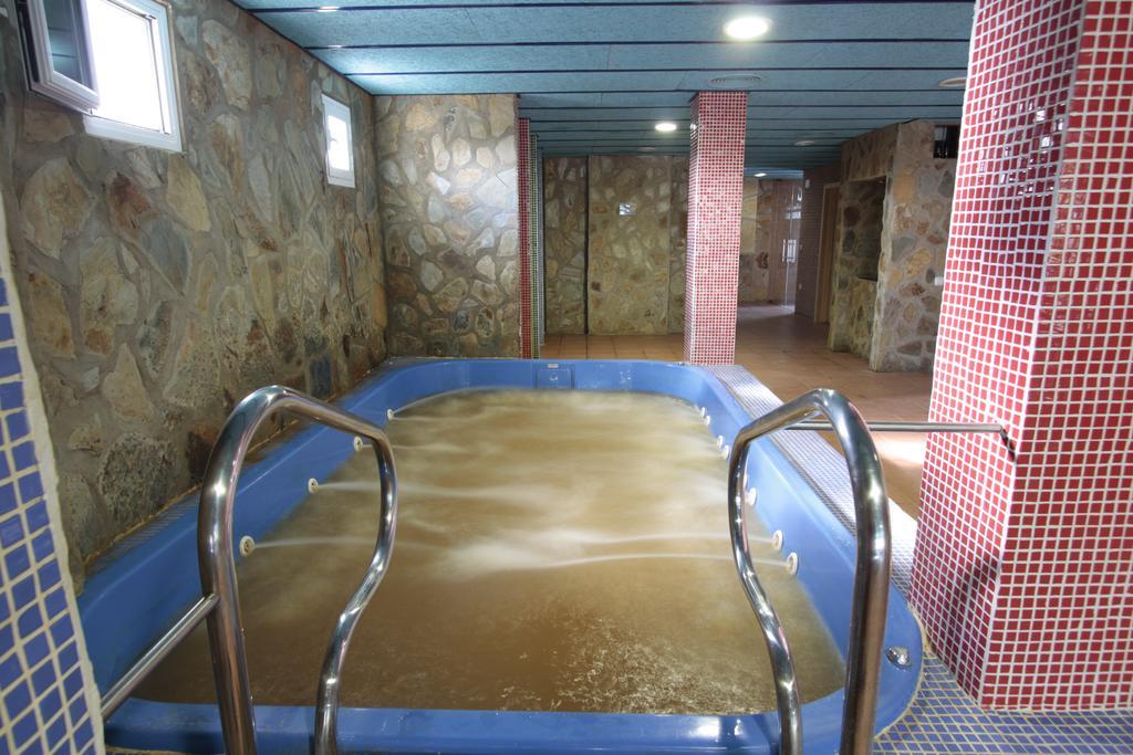 Hotel Balneario Fuentes Del Trampal Carmonita ภายนอก รูปภาพ