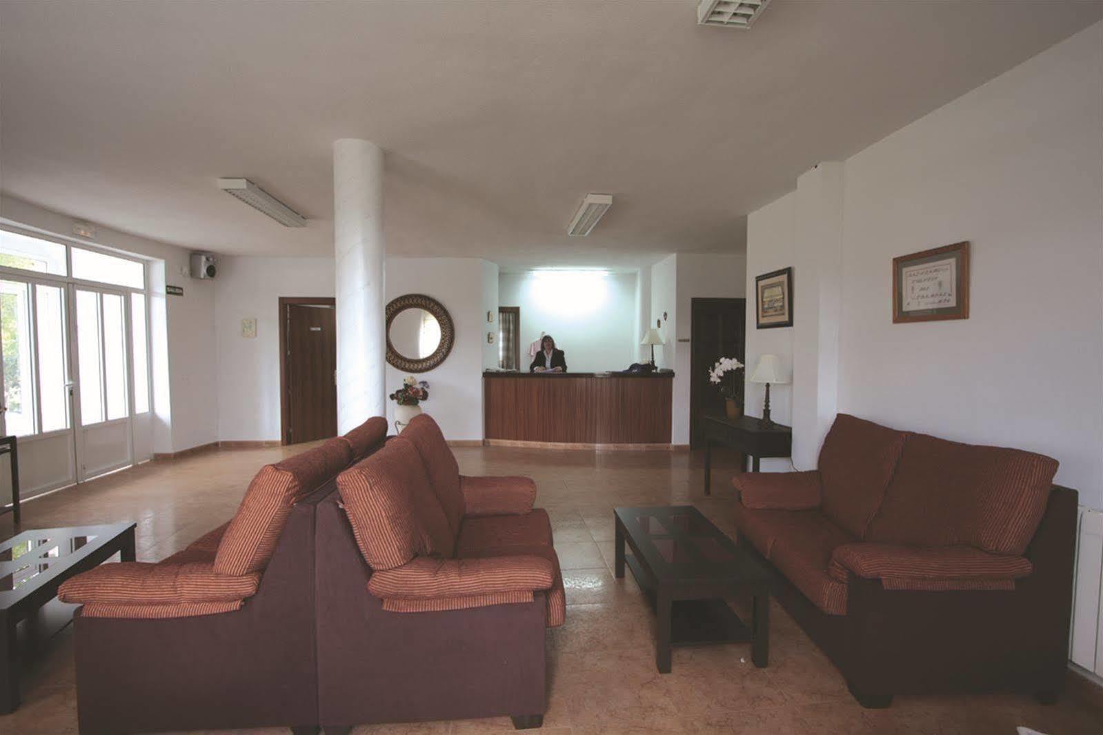 Hotel Balneario Fuentes Del Trampal Carmonita ภายนอก รูปภาพ